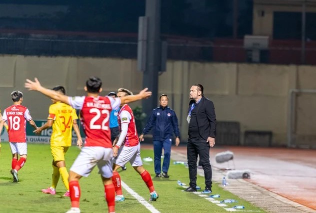 bi-cam-chi-dao-hlv-thanh-hoa-cay-cu-trong-tai-viet-nam-thi-hay-nhat-the-gioi-roi