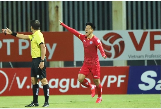 cai-ten-dau-tien-bi-loai-khoi-dt-viet-nam-gay-tiec-nuoi-cho-nhm