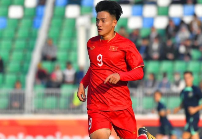 hlv-troussier-nhan-tin-du-cong-phuong-thap-lai-hy-vong-duoc-len-dt-viet-nam