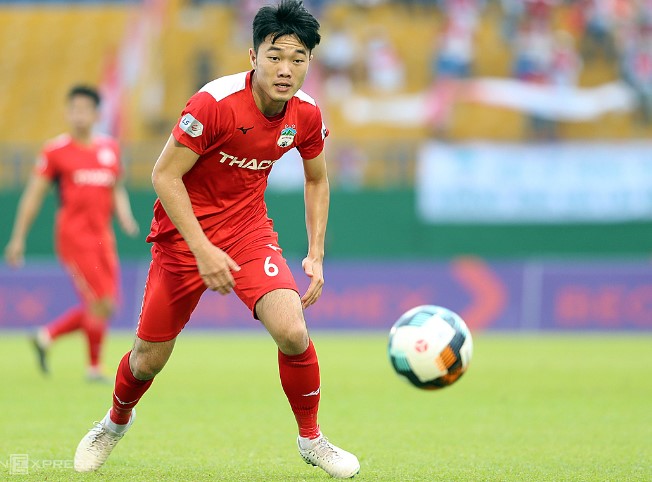 so-phan-trai-nguoc-cua-nhom-cau-thu-roi-hagl-nguoi-o-dinh-cao-ke-tham-hai