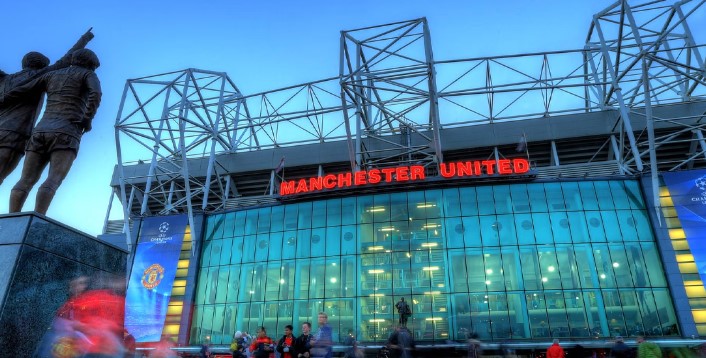 soc-hon-300-nguoi-sap-bi-sa-thai-o-man-united