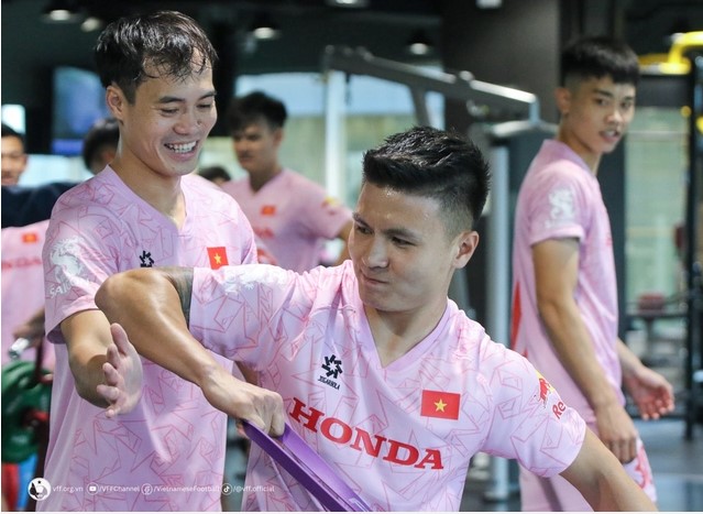 blv-quang-huy-co-bien-co-voi-dtvn-moi-thay-hlv-troussier-rat-sang-suot