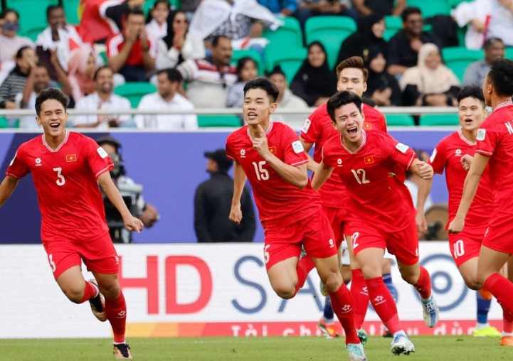 hlv-troussier-ghi-2-ban-truoc-nhat-ban-chua-phai-thanh-tich-dtvn-khong-duoc-tu-man