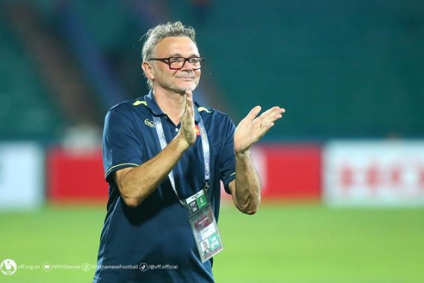 soc-hlv-troussier-loai-hoang-duc-khoi-dt-viet-nam-vao-phut-chot