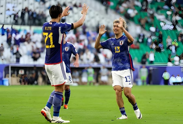 suyt-tao-dia-chan-trong-ngay-ra-quan-asian-cup-dt-viet-nam-khien-ca-dna-tu-hao