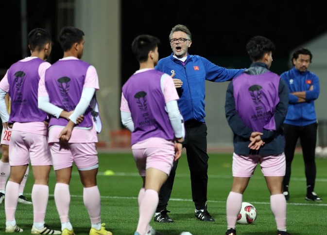 tin-khong-vui-dinh-bac-bi-chan-thuong-nguy-co-bo-lo-tran-gap-indonesia